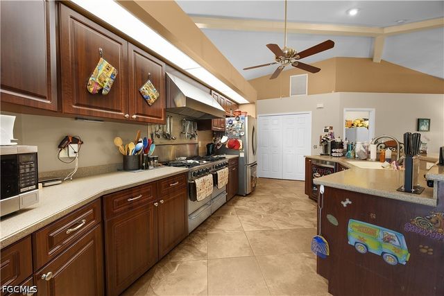 469 NE 1st PL, Cape Coral, FL 33909