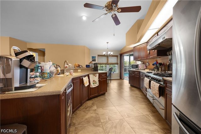 469 NE 1st PL, Cape Coral, FL 33909