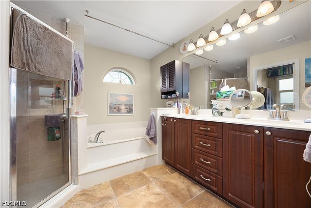 469 NE 1st PL, Cape Coral, FL 33909