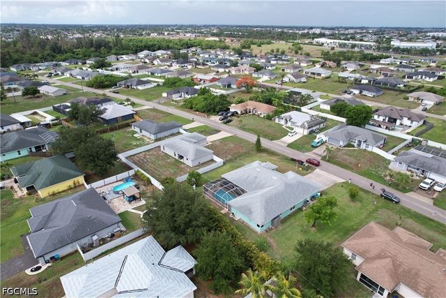 469 NE 1st PL, Cape Coral, FL 33909