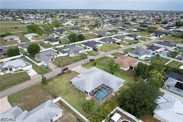 469 NE 1st PL, Cape Coral, FL 33909
