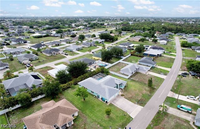 469 NE 1st PL, Cape Coral, FL 33909