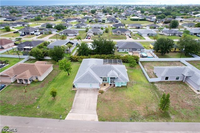 469 NE 1st PL, Cape Coral, FL 33909