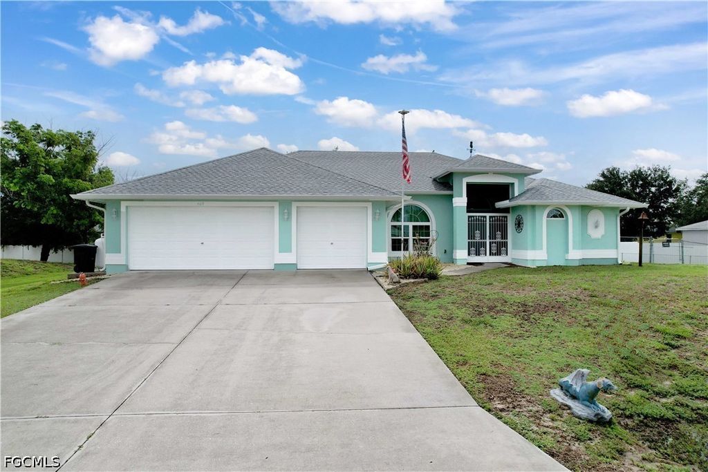 469 NE 1st PL, Cape Coral, FL 33909