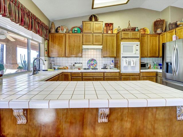 9840 Warwick Drive, Desert Hot Springs, CA 92240