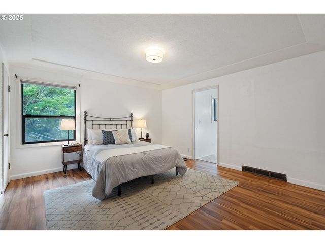 402 SKELTON Rd, Stevenson, WA 98648