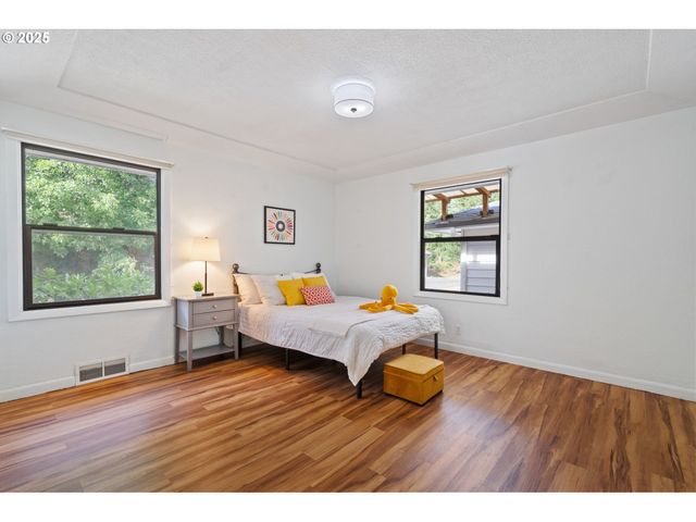 402 SKELTON Rd, Stevenson, WA 98648