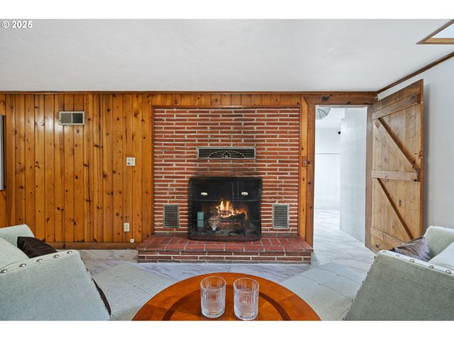 402 SKELTON Rd, Stevenson, WA 98648