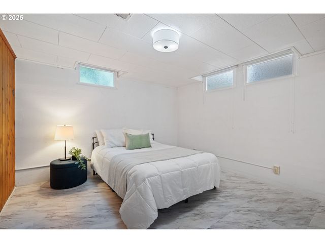 402 SKELTON Rd, Stevenson, WA 98648