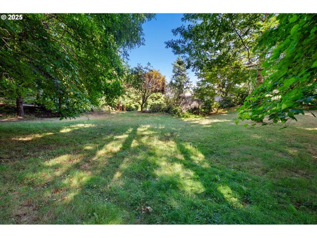 402 SKELTON Rd, Stevenson, WA 98648