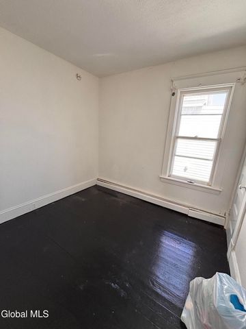 1013 Chrisler Avenue, Schenectady, NY 12303