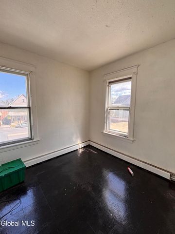 1013 Chrisler Avenue, Schenectady, NY 12303
