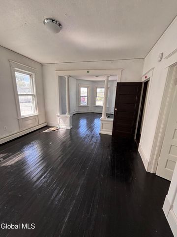1013 Chrisler Avenue, Schenectady, NY 12303