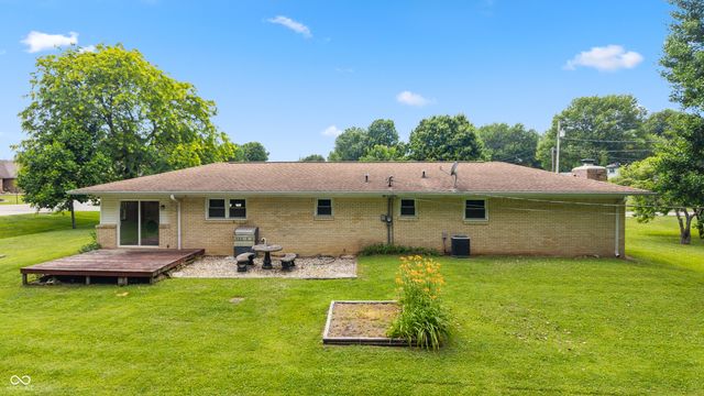 10751 N Rainbow Lane, Mooresville, IN 46158