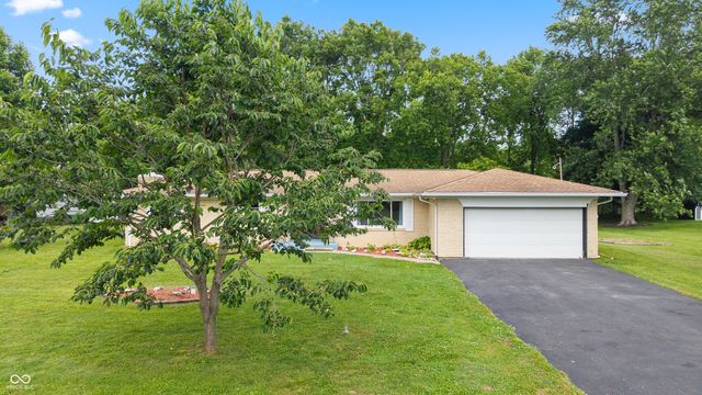 10751 N Rainbow Lane, Mooresville, IN 46158