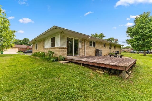 10751 N Rainbow Lane, Mooresville, IN 46158