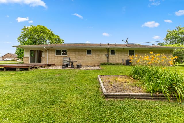10751 N Rainbow Lane, Mooresville, IN 46158