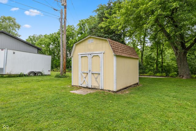 10751 N Rainbow Lane, Mooresville, IN 46158