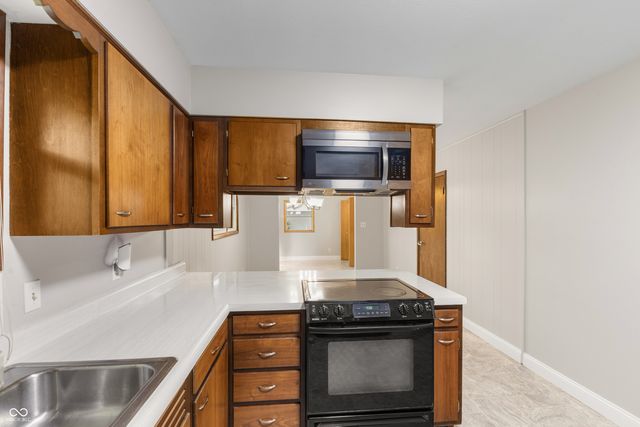 10751 N Rainbow Lane, Mooresville, IN 46158