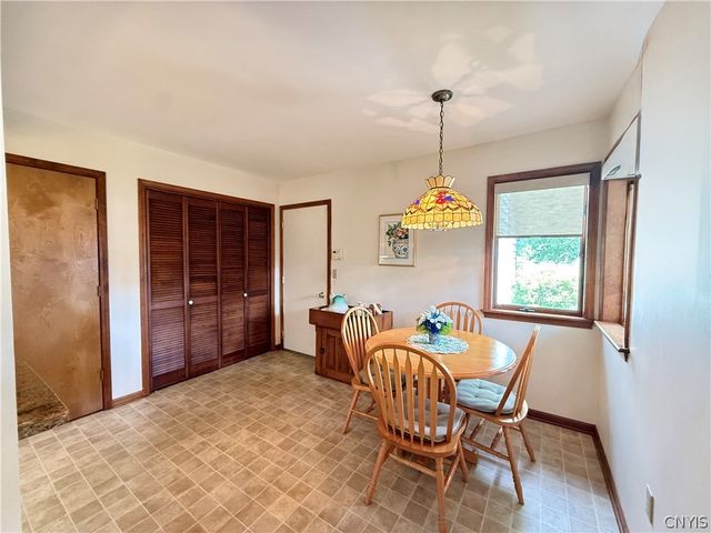 376 Summerhaven Drive North, Manlius, NY 13057