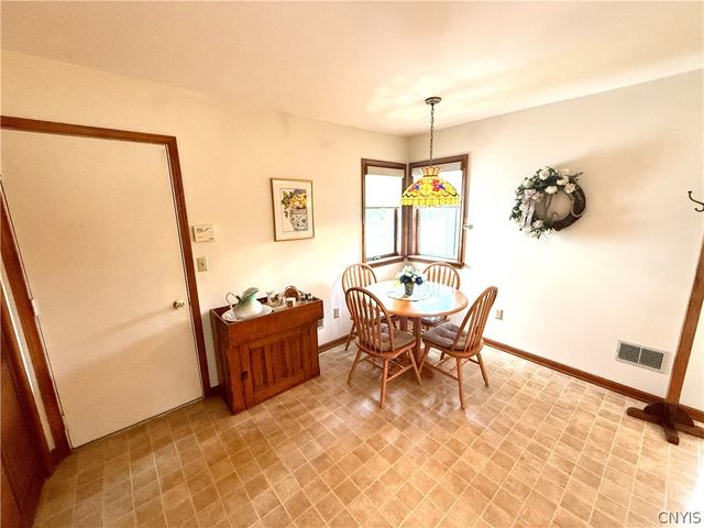 376 Summerhaven Drive North, Manlius, NY 13057