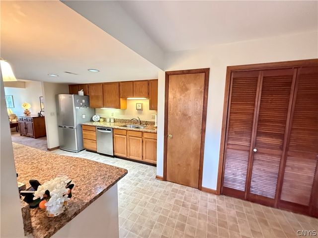 376 Summerhaven Drive North, Manlius, NY 13057