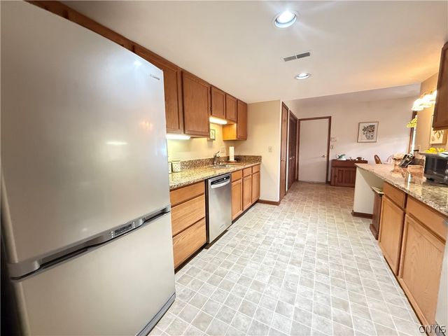 376 Summerhaven Drive North, Manlius, NY 13057