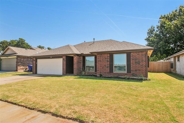 1924 Oakwood East Boulevard, Midwest City, OK 73130