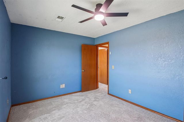 1924 Oakwood East Boulevard, Midwest City, OK 73130