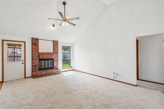 1924 Oakwood East Boulevard, Midwest City, OK 73130
