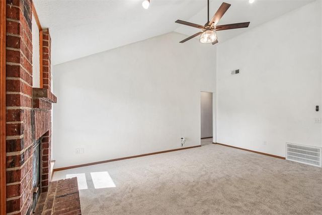 1924 Oakwood East Boulevard, Midwest City, OK 73130