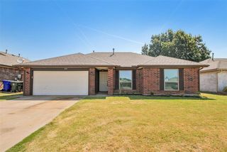 1924 Oakwood East Boulevard, Midwest City, OK 73130