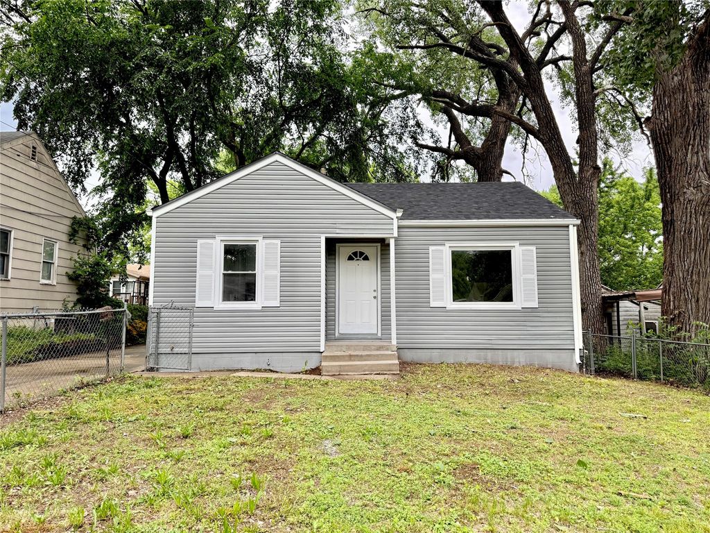 2753 Adams Avenue, Des Moines, IA 50310