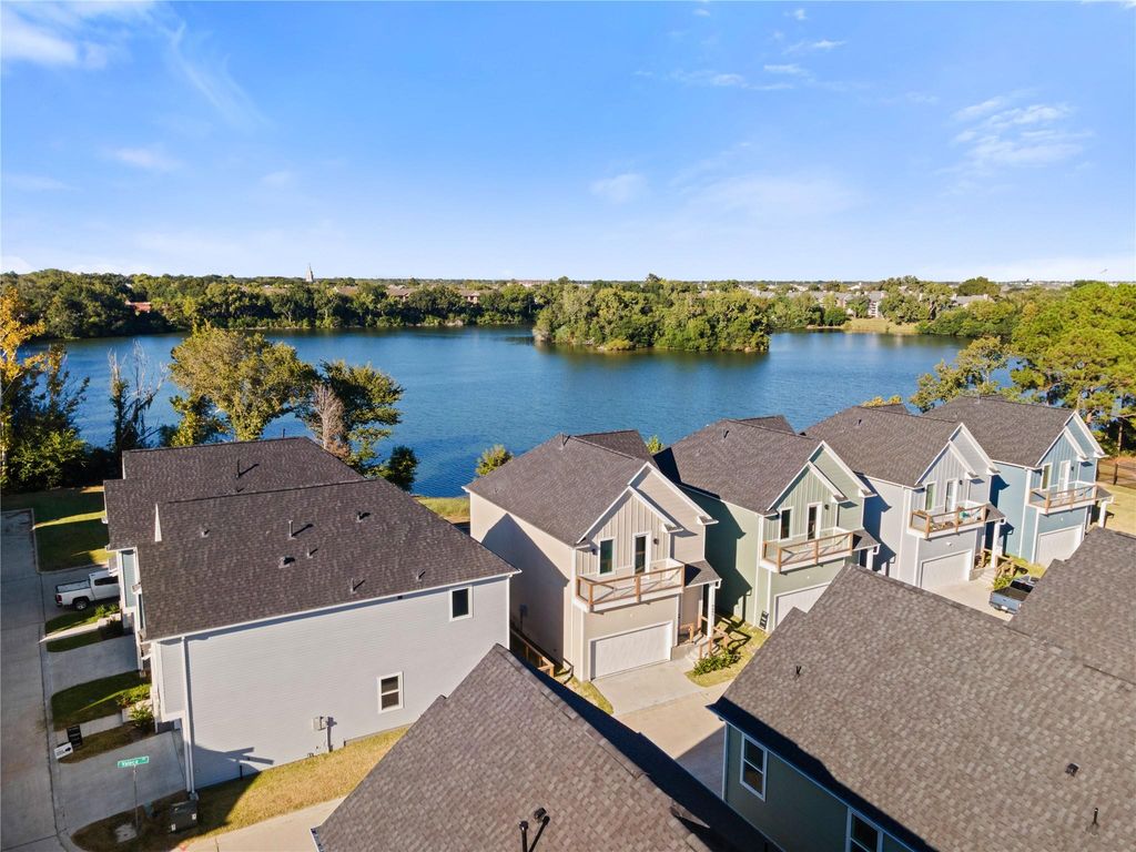 9605 Valeca Drive, Houston, TX 77075