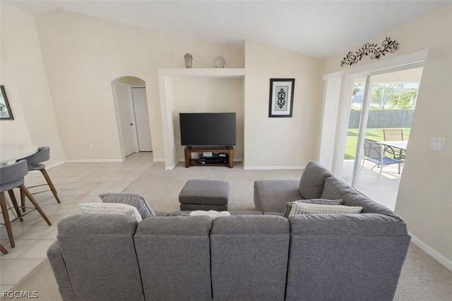 3602 NE 12th CT, Cape Coral, FL 33909