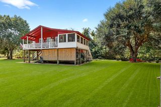 221 Fishermans Trail, Huntsville, TX 77320