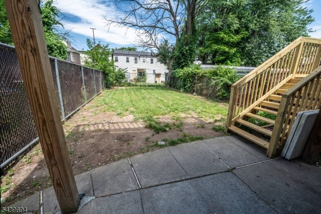 62 Highland St, Paterson City, NJ 07524