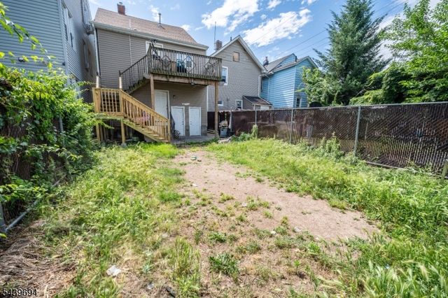 62 Highland St, Paterson City, NJ 07524