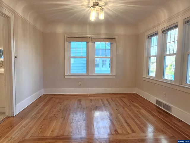 1875 High St SE, Salem, OR 97302