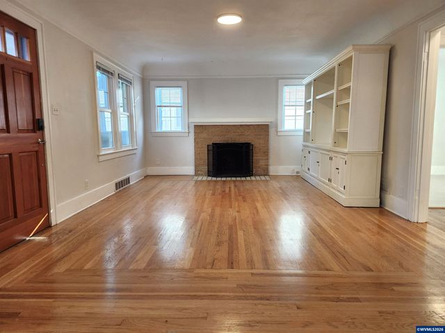 1875 High St SE, Salem, OR 97302