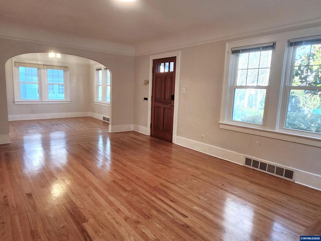 1875 High St SE, Salem, OR 97302