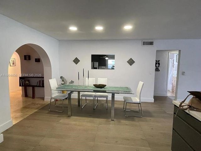 1143 Lincoln St, Hollywood, FL 33019