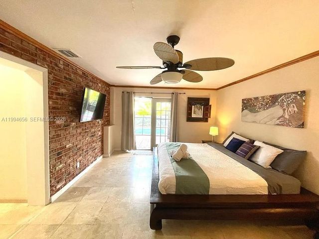 1143 Lincoln St, Hollywood, FL 33019