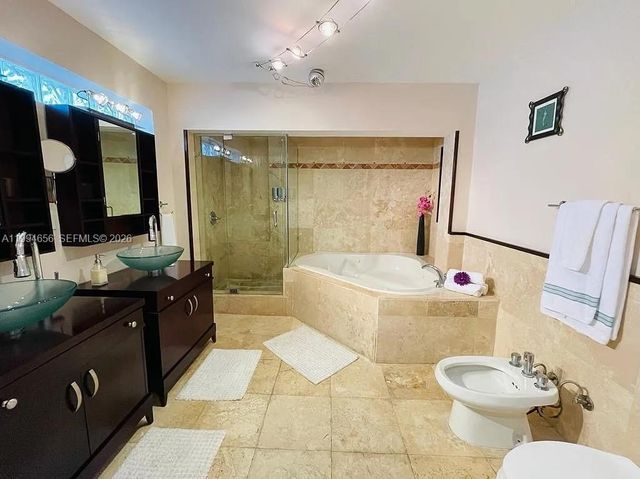 1143 Lincoln St, Hollywood, FL 33019