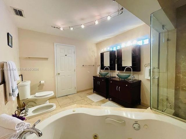 1143 Lincoln St, Hollywood, FL 33019