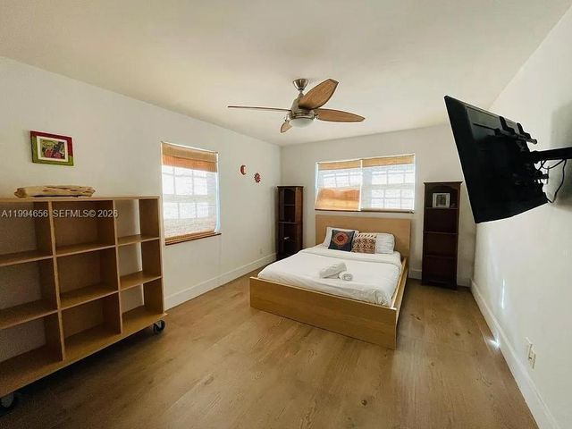 1143 Lincoln St, Hollywood, FL 33019