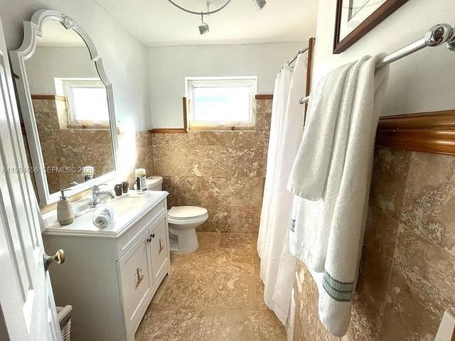 1143 Lincoln St, Hollywood, FL 33019