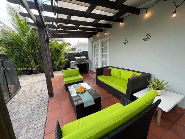 1143 Lincoln St, Hollywood, FL 33019