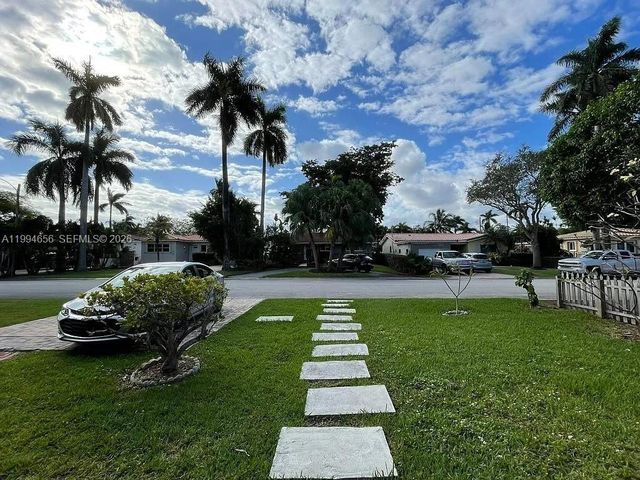 1143 Lincoln St, Hollywood, FL 33019