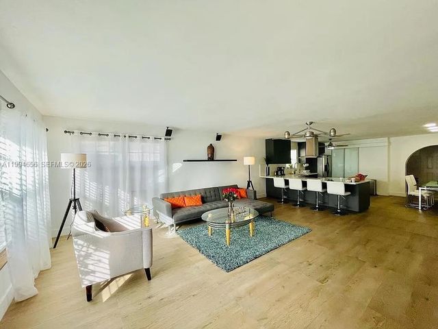 1143 Lincoln St, Hollywood, FL 33019